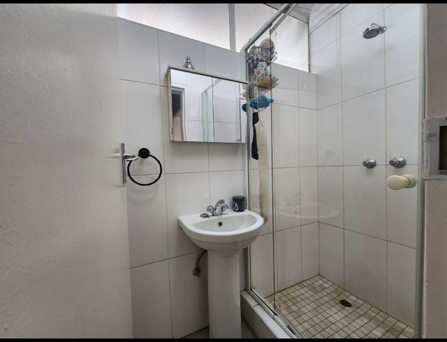 3 BEDROOM FLAT FOR SALE IN THREE RIVERS PROPER